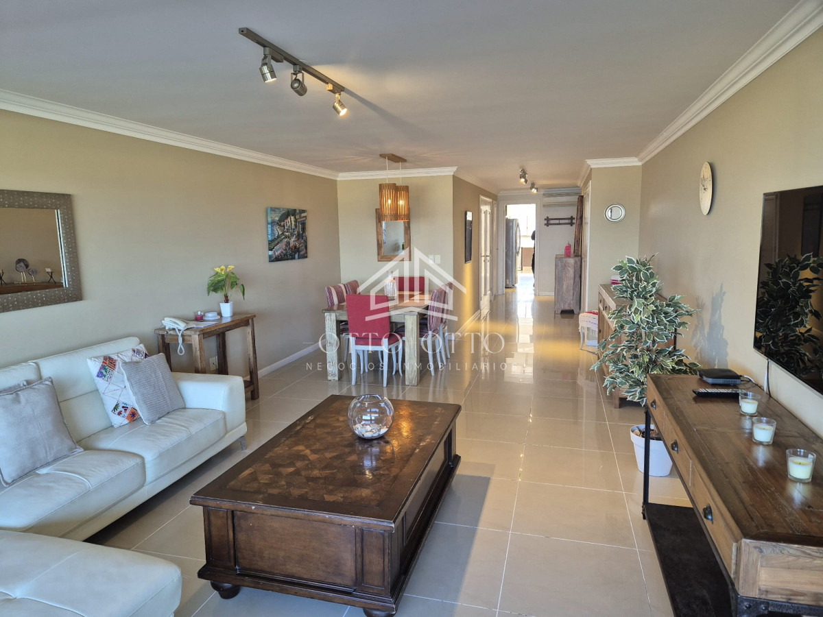 Apartamento ID.459 - Apartamento en venta Playa Brava 3 dormitorios FRENTE AL MAR