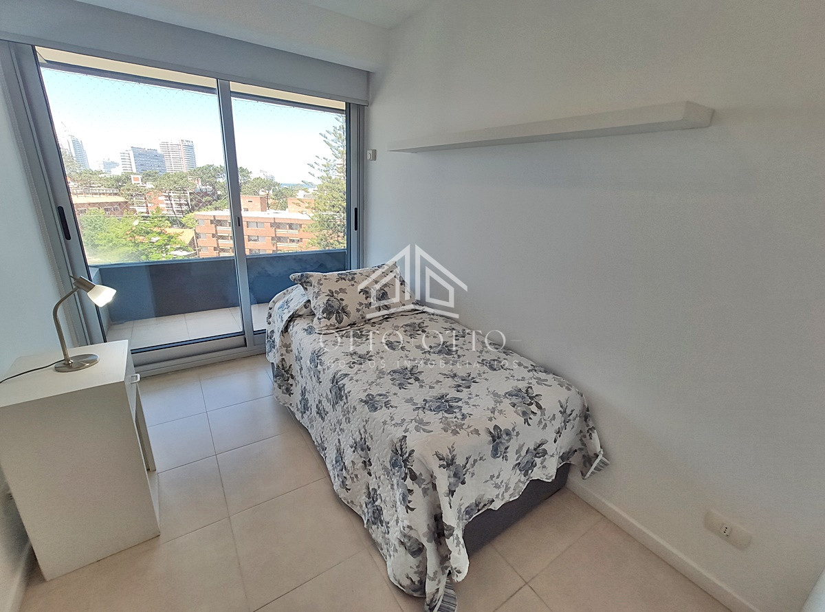 Apartamento ID.25055 - Venta apartamento tres dormitorios punta del este edificio Torre Del Mar