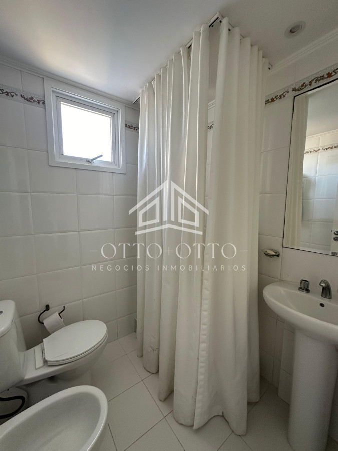 Apartamento ID.28459 - Lujoso apartamento en venta en Millenium Tower de Punta del Este frente al mar.