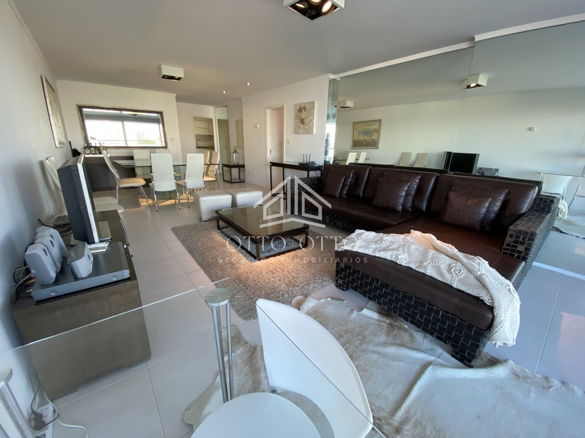 Apartamento ID.26568 - Apartamento en venta con 4 dormitorios en Punta del Este