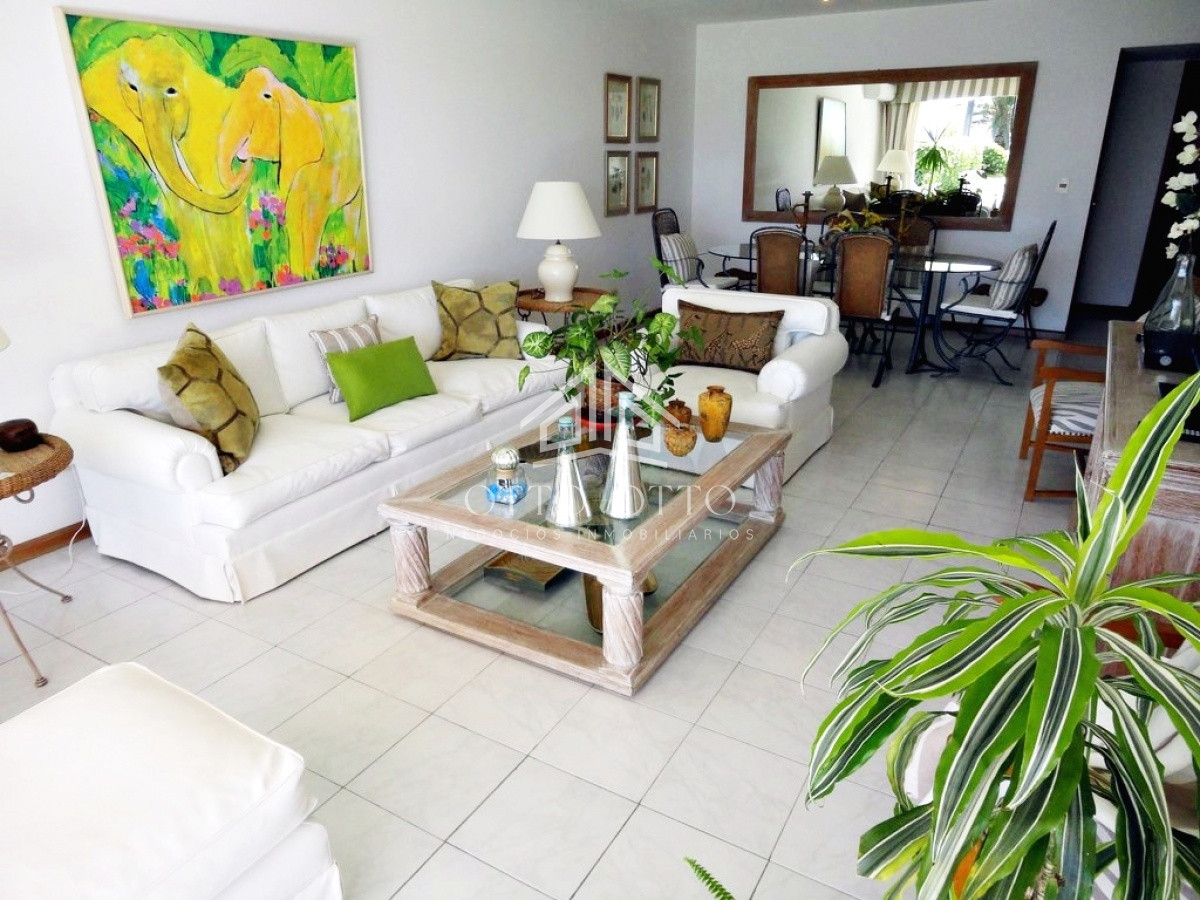 Apartamento ID.10522 - Apartamento en la Peninsula de Punta del Este, 3 dormitorios! 