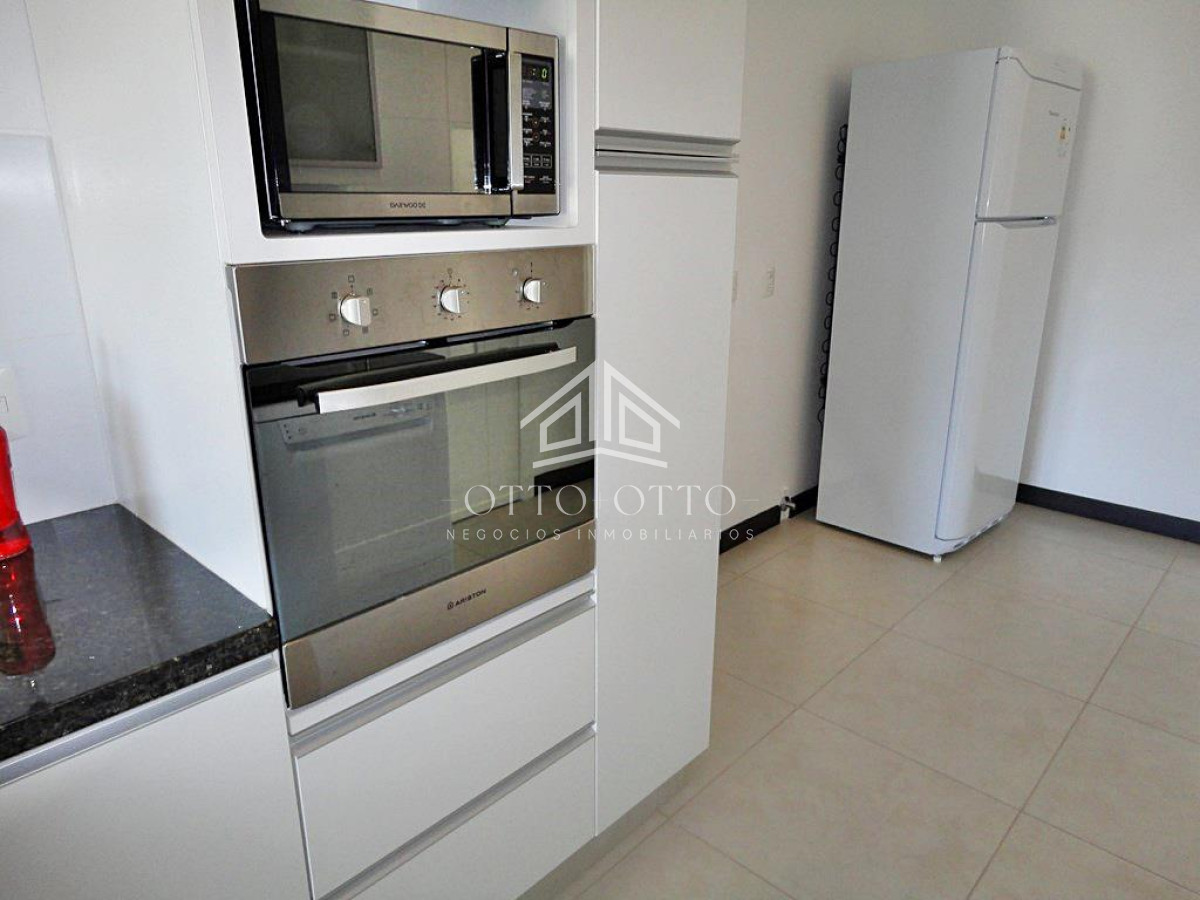 Apartamento ID.16870 - Venta apartamento cuatro dormitorios punta del este edificio Ville de Mar parrillero propio
