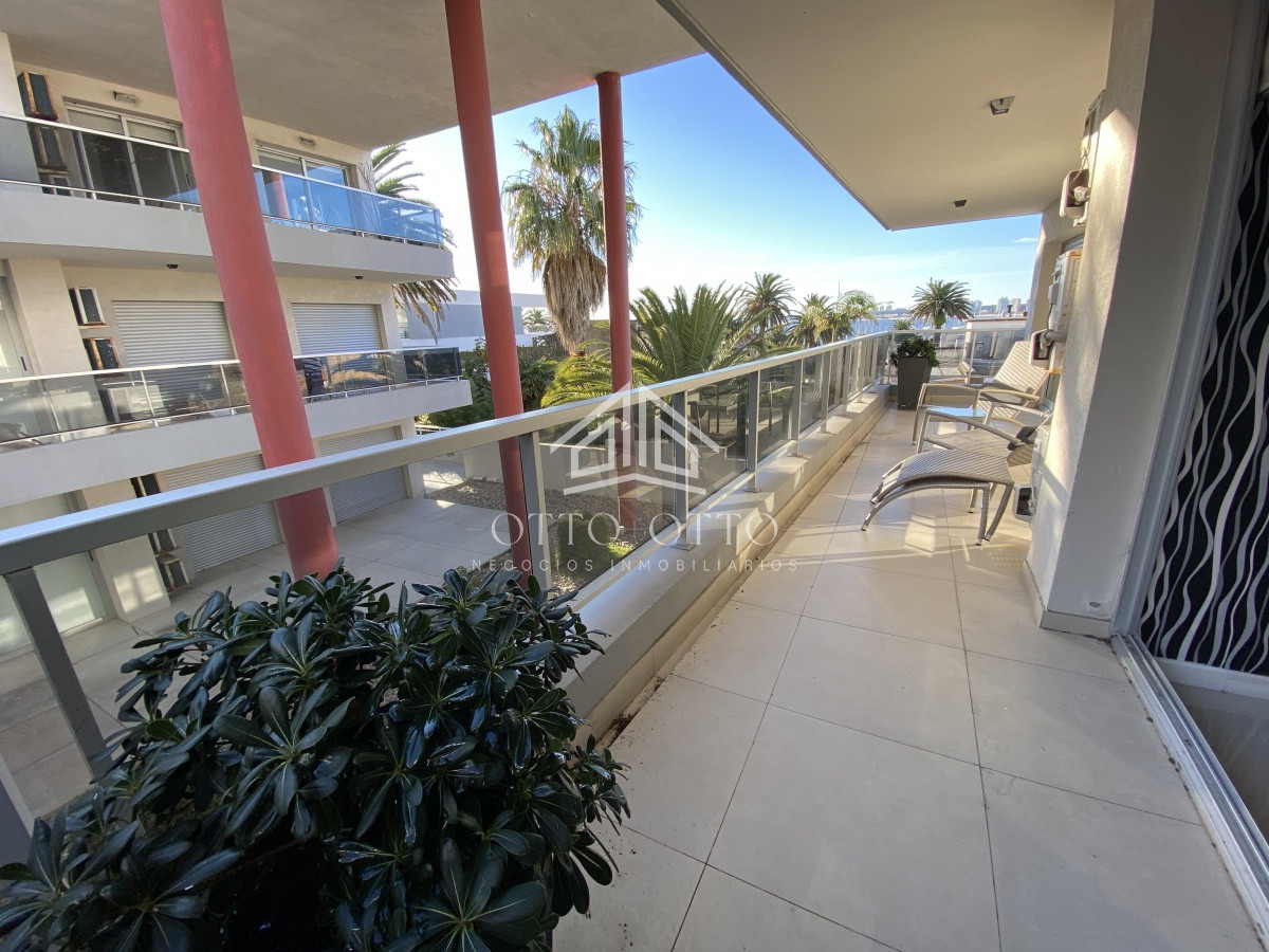 Apartamento ID.6334 - Apartamento en venta, 2 dormitorios, en la Peninsula de Punta del Este!