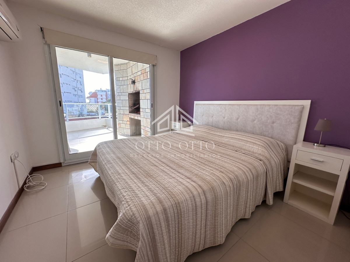 Apartamento ID.1595 - Apartamento en venta en primera linea Playa Mansa - parrillero