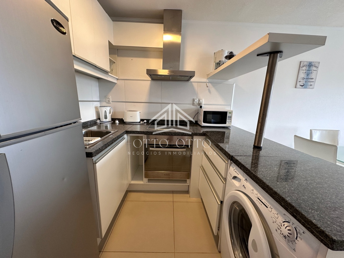 Apartamento ID.1595 - Apartamento en venta en primera linea Playa Mansa - parrillero