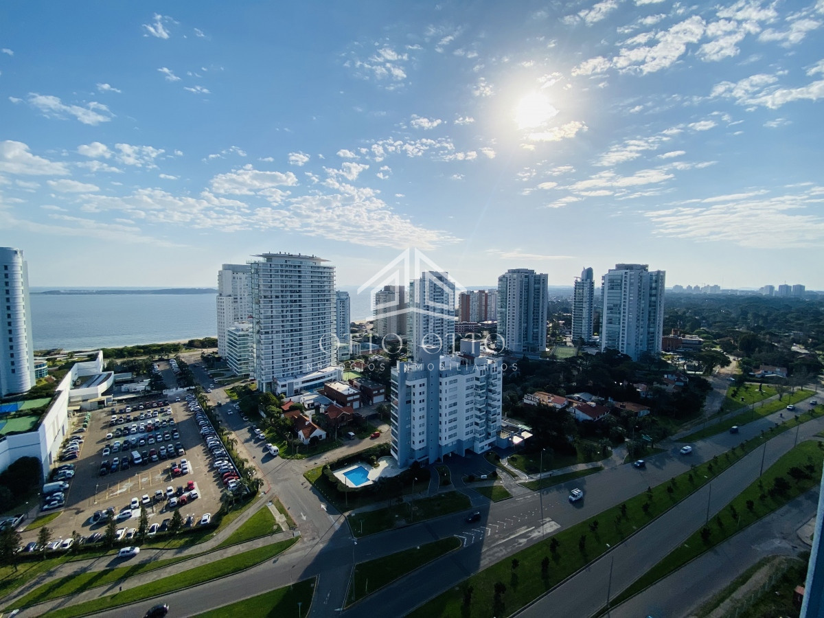 Apartamento ID.19011 - Hermoso apartamento de 3 dormitorios mas dependencia de servicio en venta