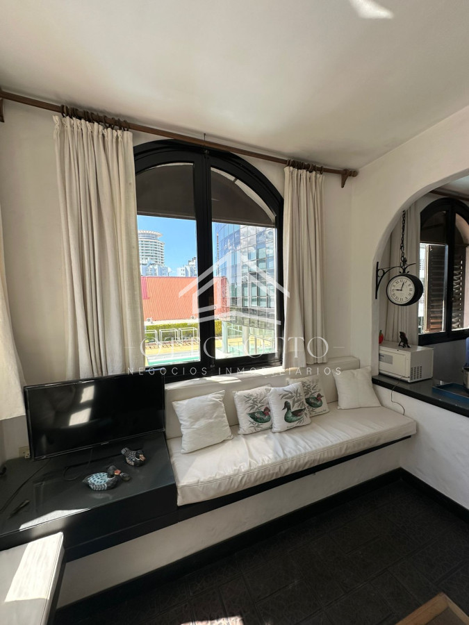 Apartamento ID.15653 - Increíble oportunidad de inversión a tan solo metros de Playa Mansa, Punta del Este de 3 dormitorios