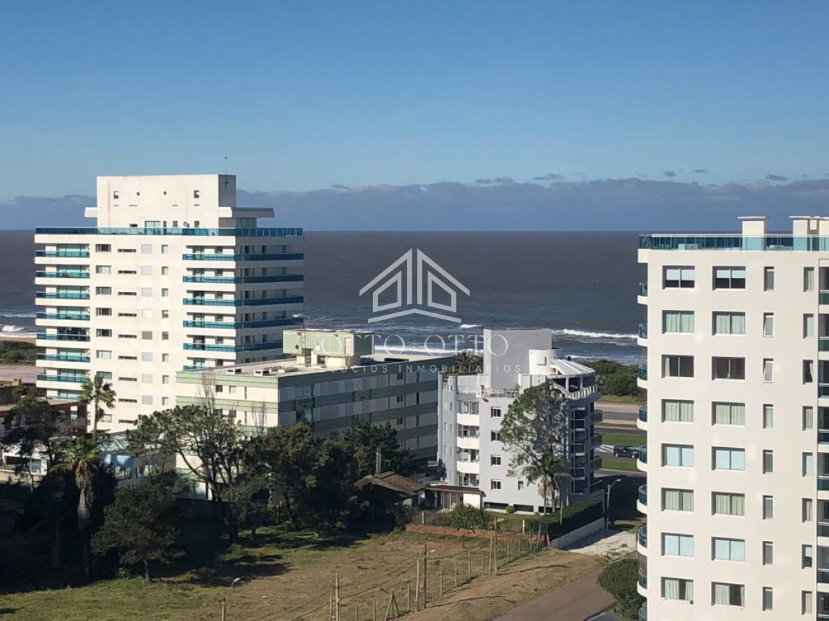 Apartamento ID.567 - Venta apartamento tres dormitorios punta del este edificio torre esmeralda