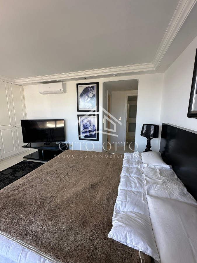 Apartamento ID.28459 - Lujoso apartamento en venta en Millenium Tower de Punta del Este frente al mar.
