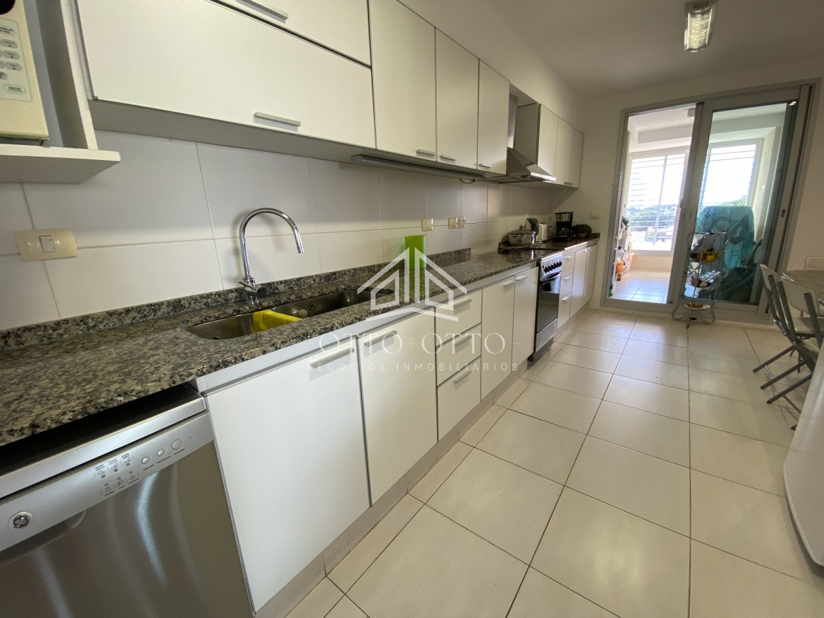 Apartamento ID.26568 - Apartamento en venta con 4 dormitorios en Punta del Este