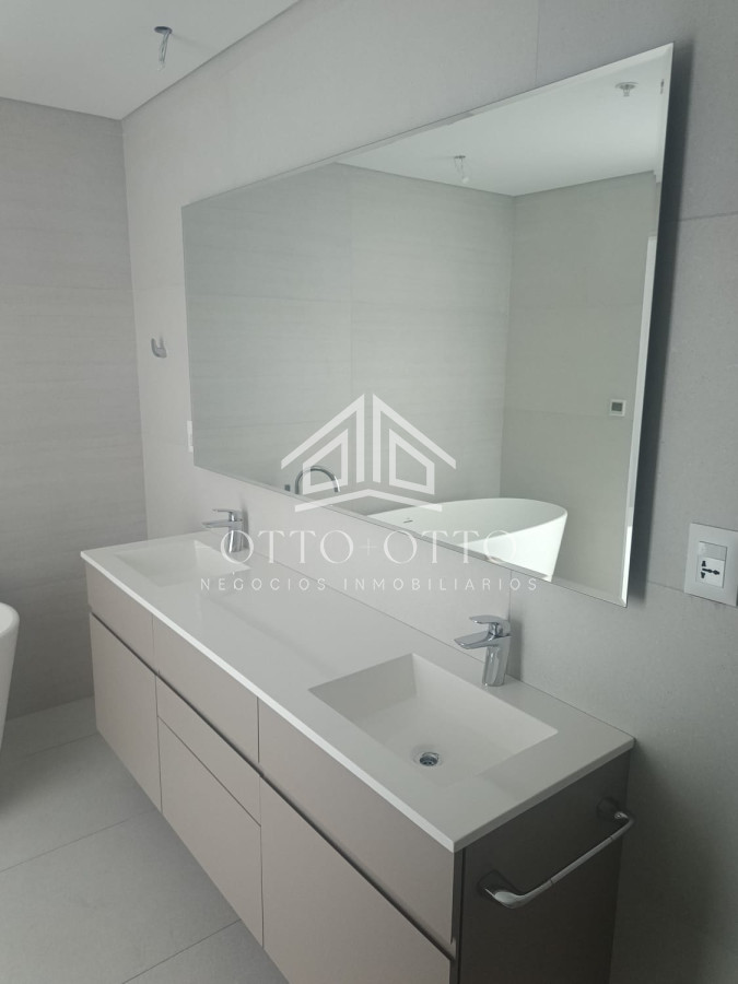 Apartamento ID.28628 - Apartamento en venta 3 dormitorios en Punta Del Este