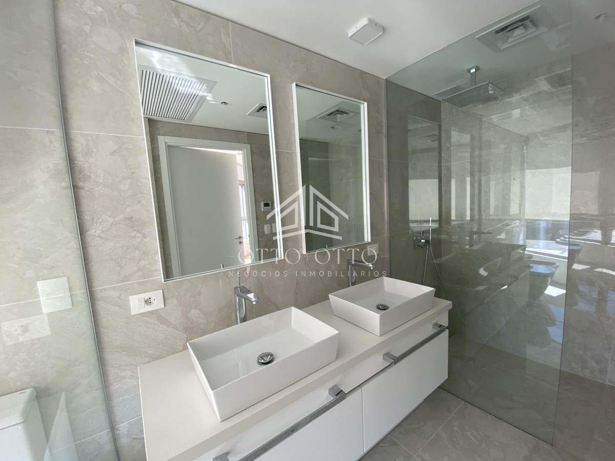 Apartamento ID.27358 - Apartamento de 2 dormitorios en venta, Punta del Este TRUMP TOWER
