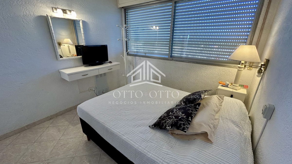 Apartamento ID.19202 - Apartamento en venta 2 dormitorios frente al mar en Punta del Este Playa Brava