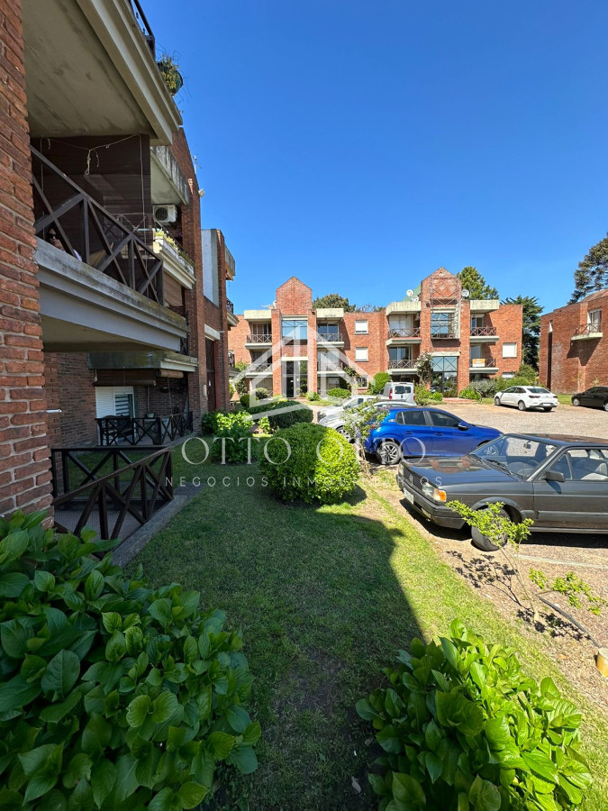 Apartamento ID.28018 - Venta apartamento dos dormitorios punta del este edificio Green Village
