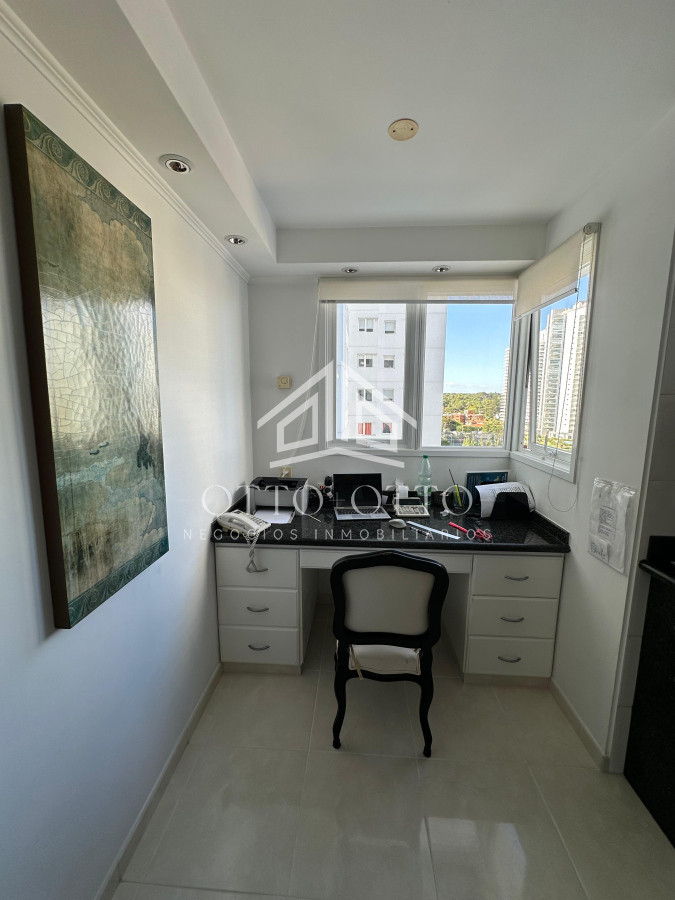 Apartamento ID.28459 - Lujoso apartamento en venta en Millenium Tower de Punta del Este frente al mar.
