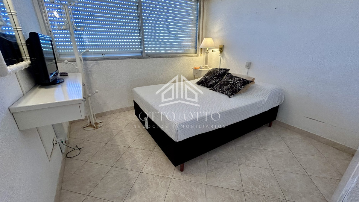 Apartamento ID.19202 - Apartamento en venta 2 dormitorios frente al mar en Punta del Este Playa Brava