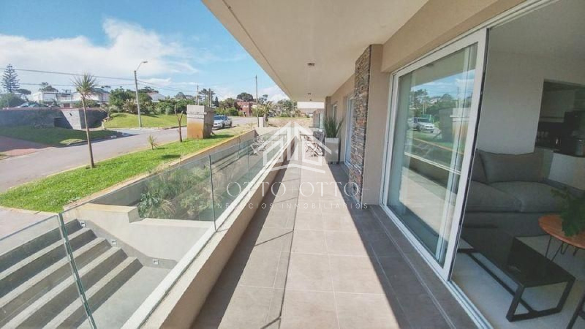 Apartamento ID.1509 - Apartamento en venta y alquiler temporario Playa Mansa 3 dormitorios