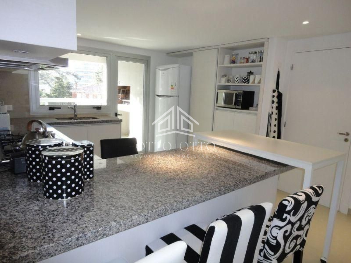 Apartamento ID.3553 - Apartamento en alquiler temporario Punta Del Este 3 dormitorios