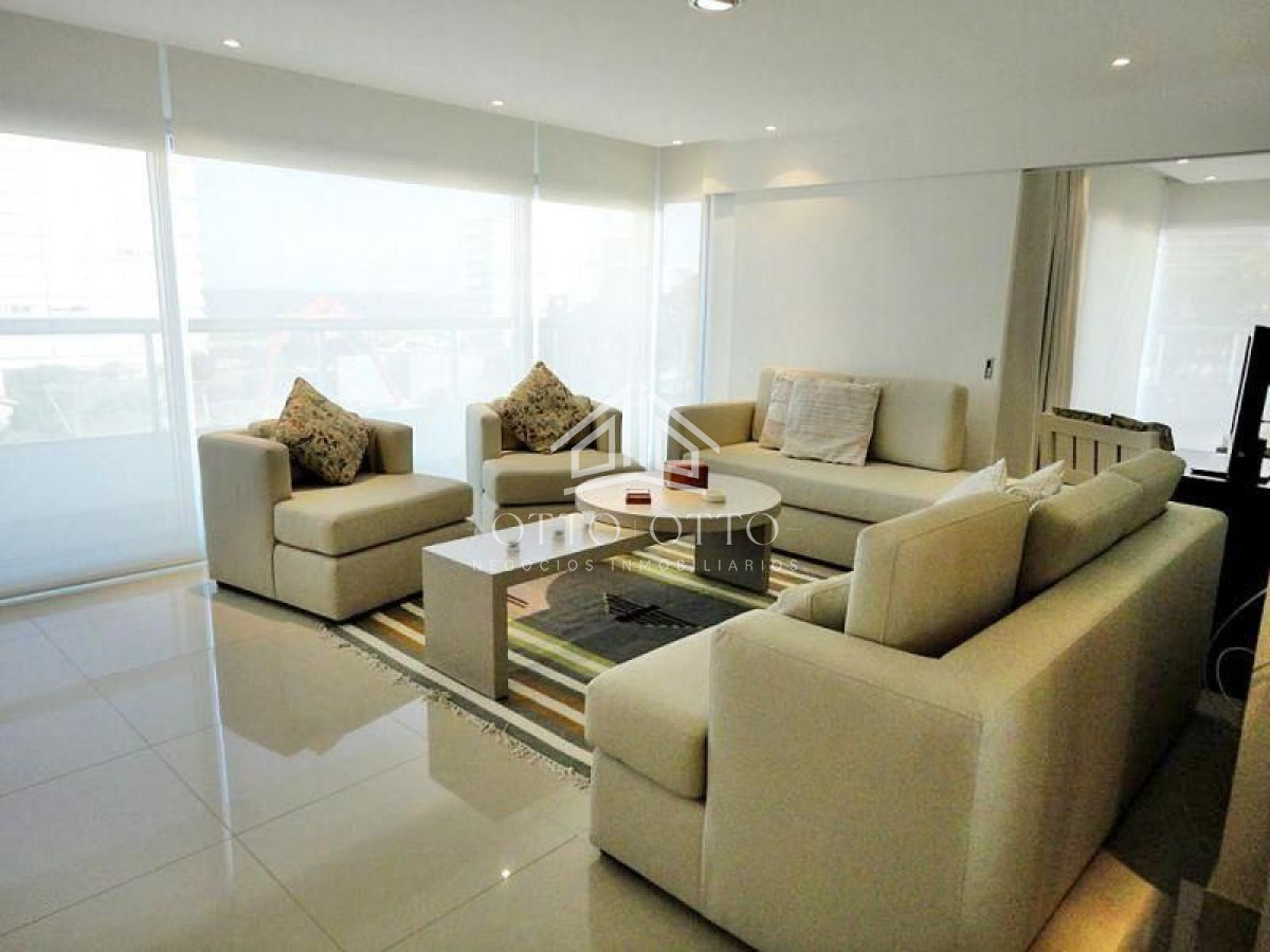 Apartamento ID.3554 - Semi piso en playa Brava, edificio reservado y moderno. 