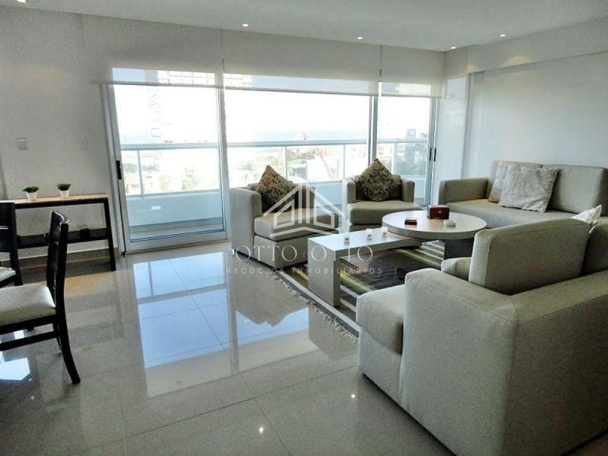 Apartamento ID.3554 - Semi piso en playa Brava, edificio reservado y moderno. 