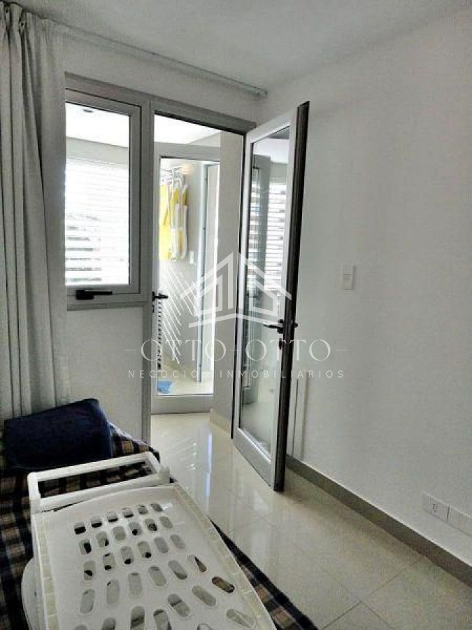 Apartamento ID.3554 - Semi piso en playa Brava, edificio reservado y moderno. 