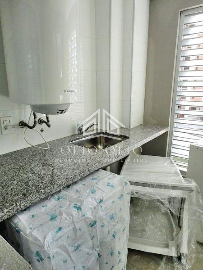 Apartamento ID.3554 - Semi piso en playa Brava, edificio reservado y moderno. 