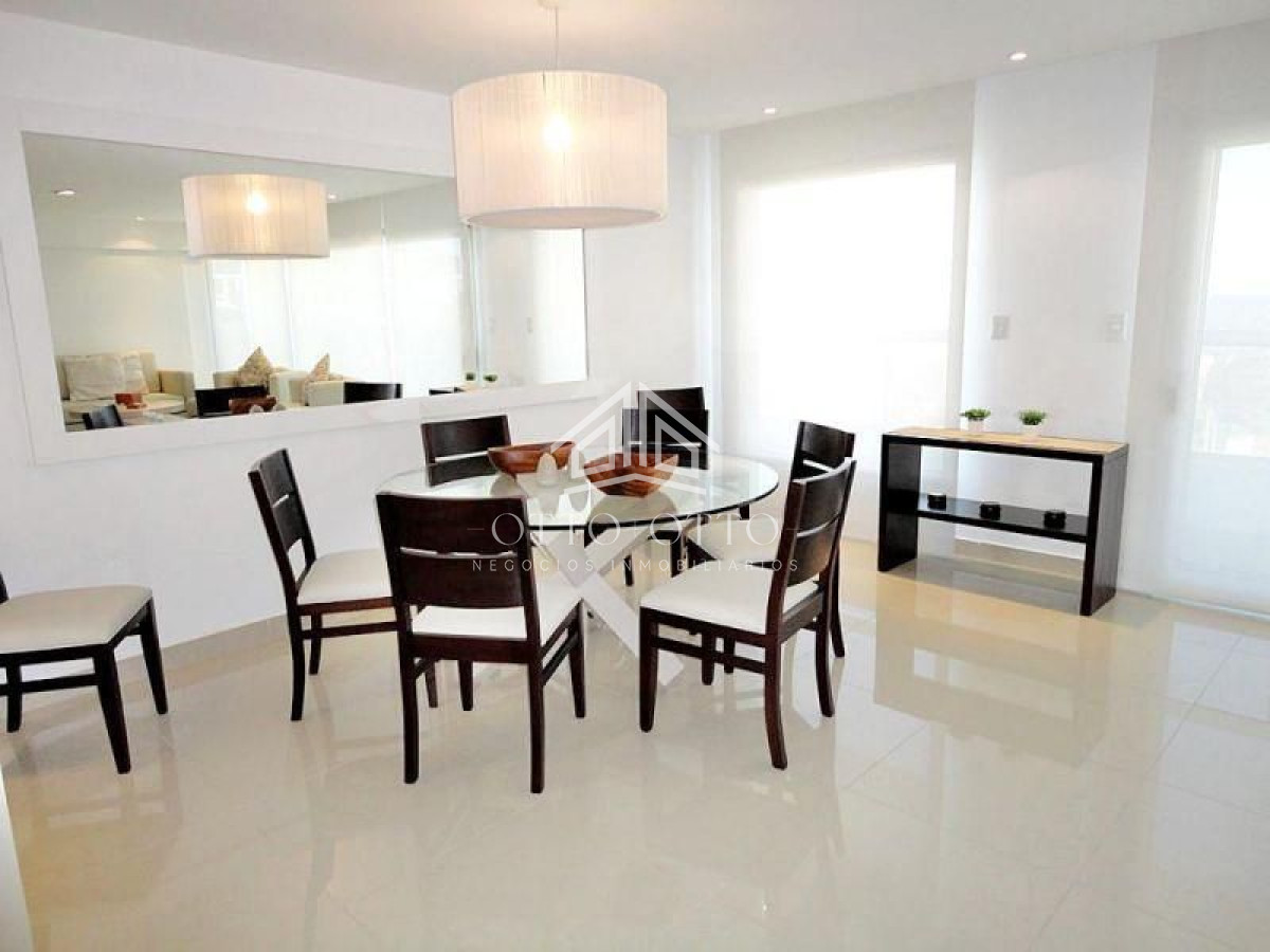 Apartamento ID.3554 - Semi piso en playa Brava, edificio reservado y moderno. 