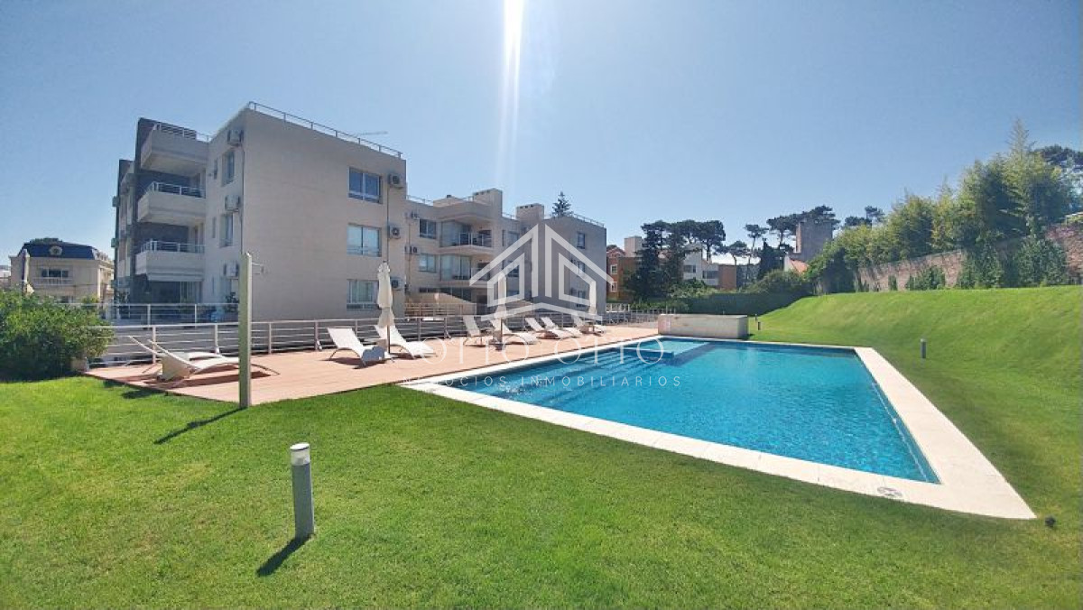 Apartamento ID.4150 - Apartamento en alquiler  Playa Mansa 1 dormitorio