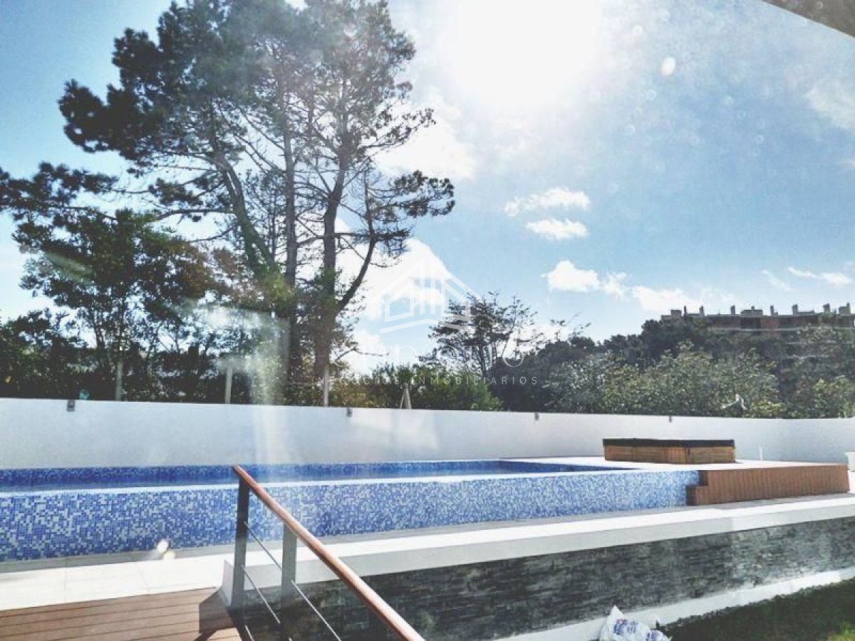 Apartamento ID.567 - Venta apartamento tres dormitorios punta del este edificio torre esmeralda