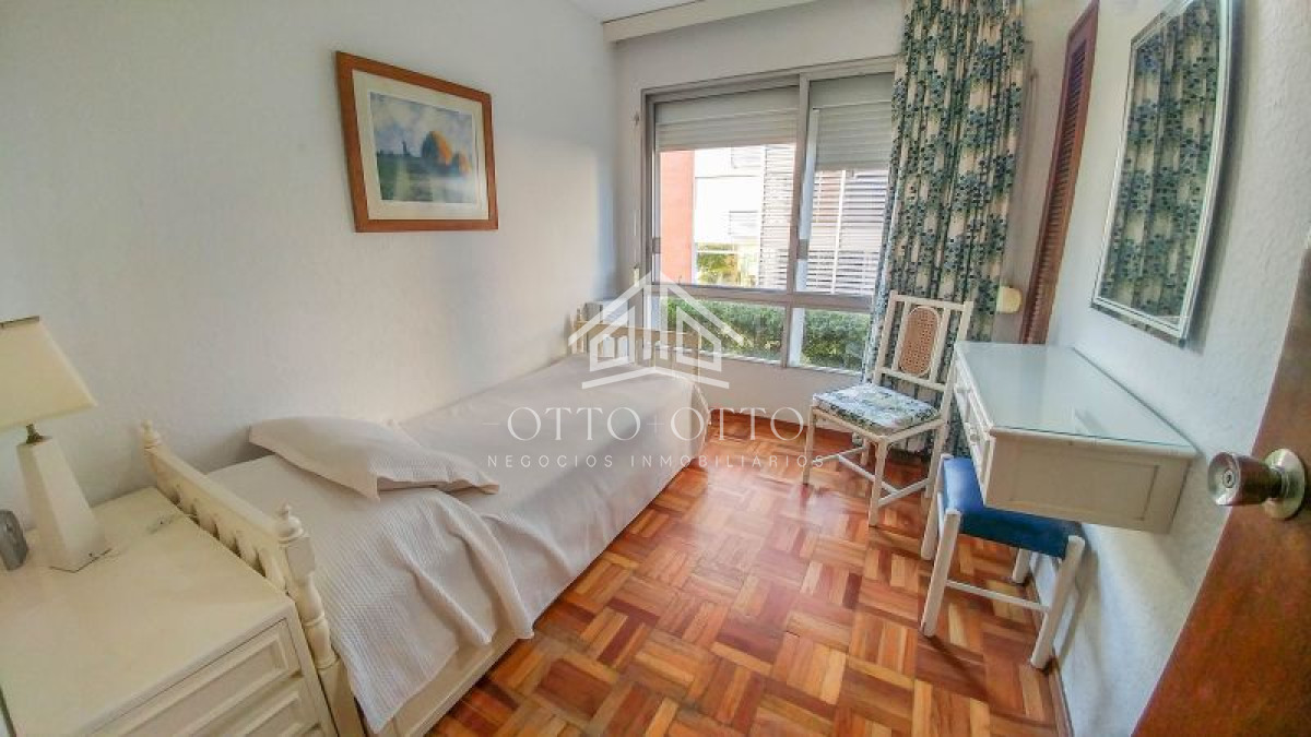 Apartamento ID.871 - Apartamento en venta Playa Mansa 3 dormitorios