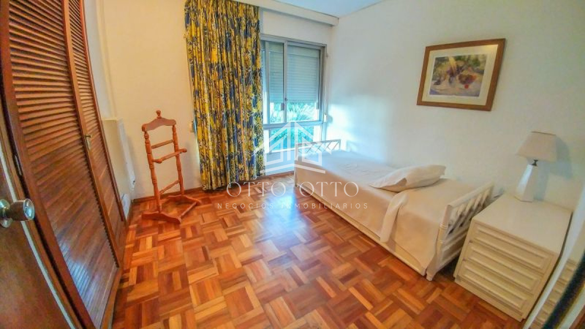 Apartamento ID.871 - Apartamento en venta Playa Mansa 3 dormitorios