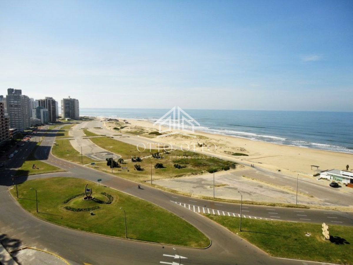 Apartamento ID.884 - Apartamento en venta y alquiler temporario Playa Brava 3 dormitorios