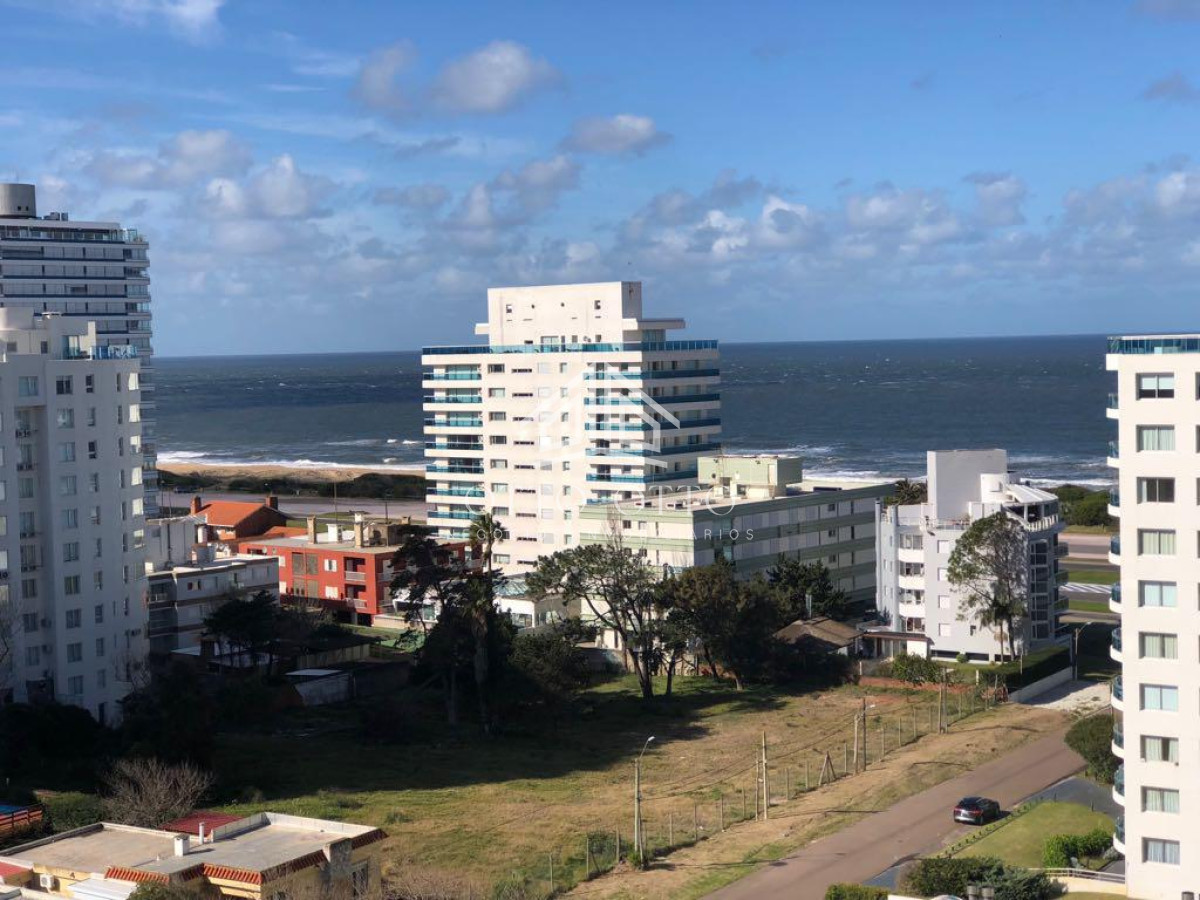 Apartamento ID.567 - Venta apartamento tres dormitorios punta del este edificio torre esmeralda