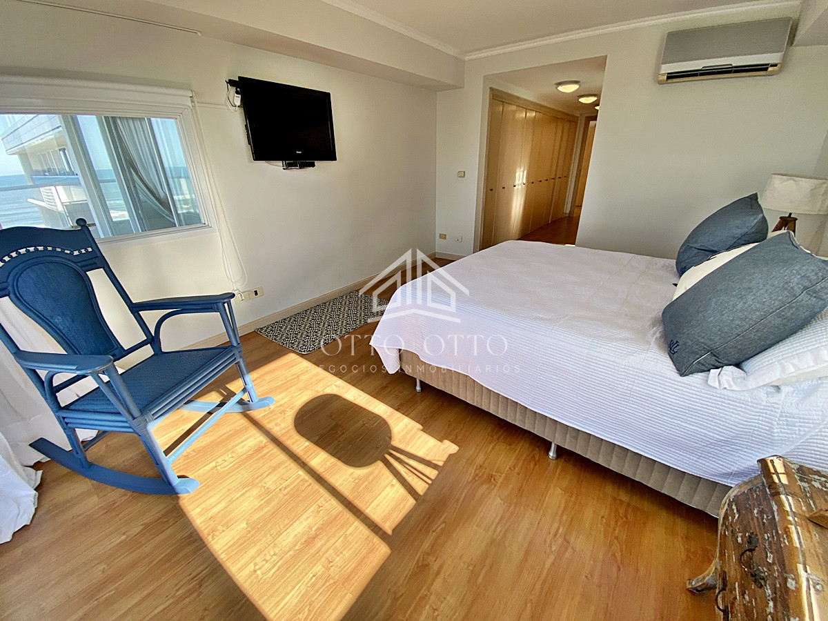 Apartamento ID.10825 - Gran Pent House en primera fila