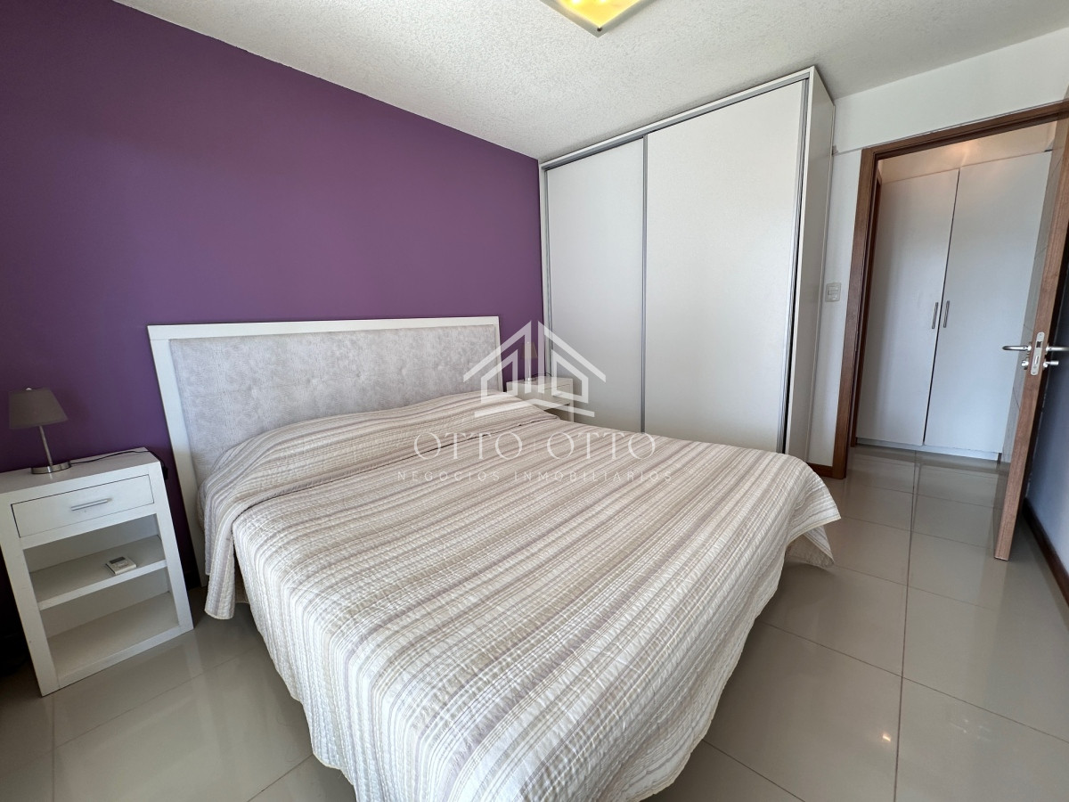 Apartamento ID.1595 - Apartamento en venta en primera linea Playa Mansa - parrillero