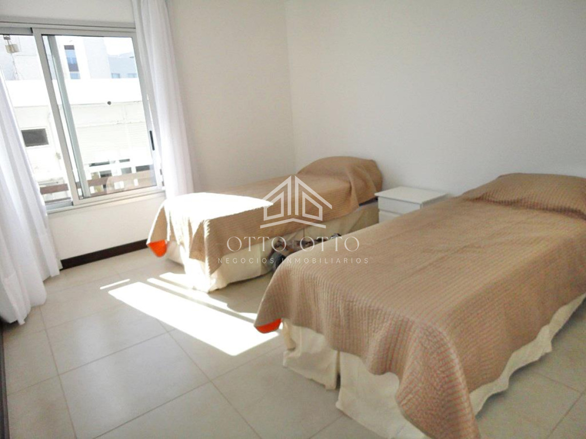 Apartamento ID.16870 - Venta apartamento cuatro dormitorios punta del este edificio Ville de Mar parrillero propio