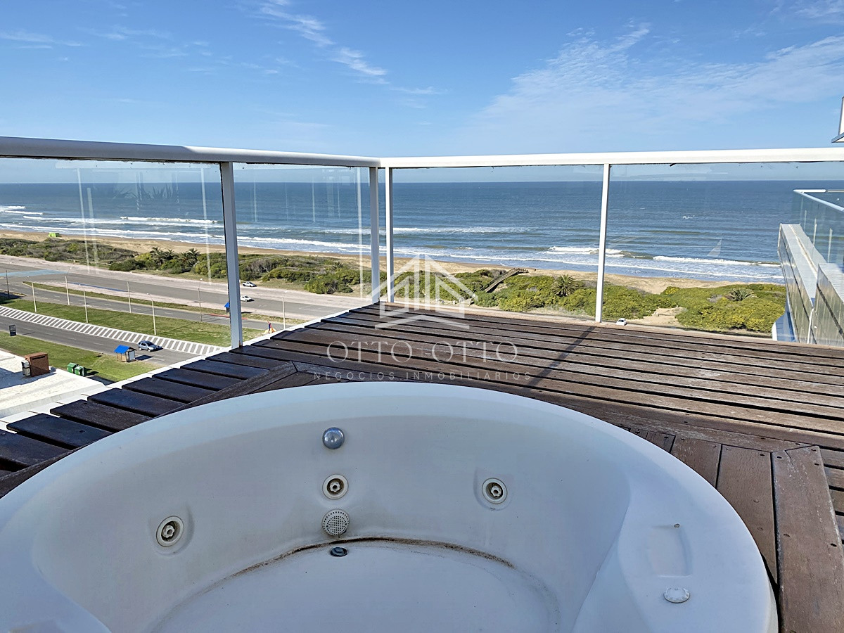 Apartamento ID.10825 - Gran Pent House en primera fila