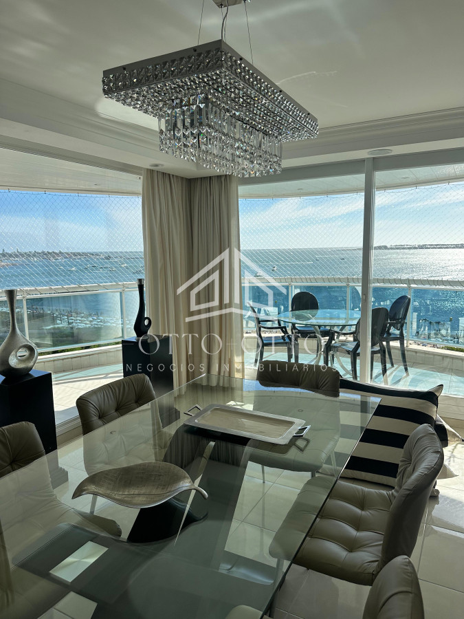 Apartamento ID.28459 - Lujoso apartamento en venta en Millenium Tower de Punta del Este frente al mar.