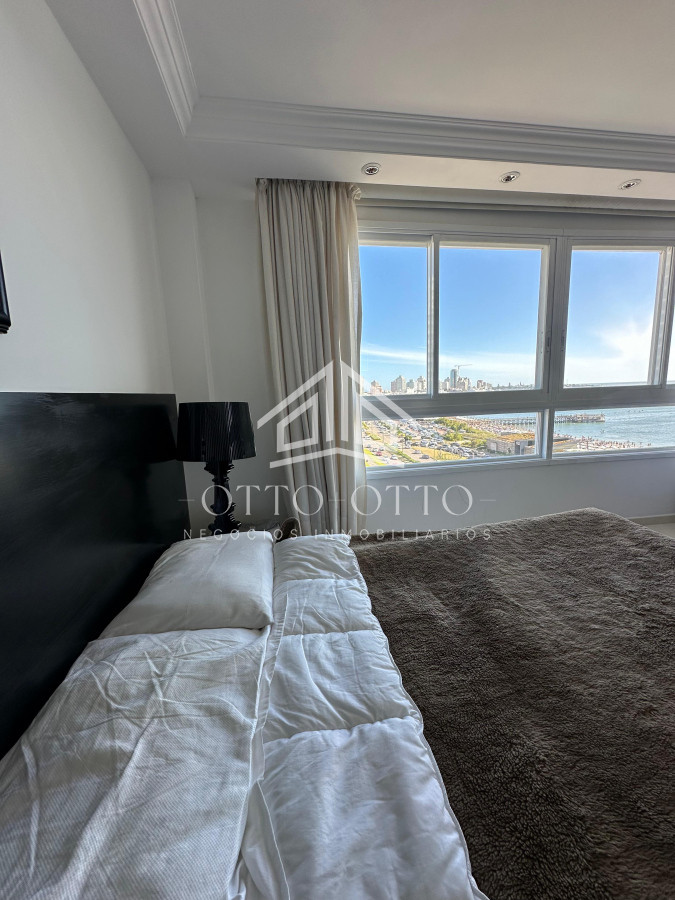 Apartamento ID.28459 - Lujoso apartamento en venta en Millenium Tower de Punta del Este frente al mar.