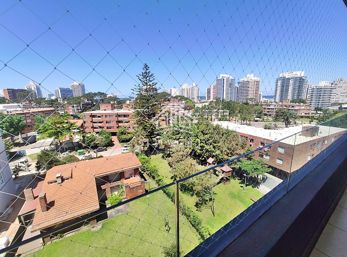 Apartamento ID.25055 - Venta apartamento tres dormitorios punta del este edificio Torre Del Mar