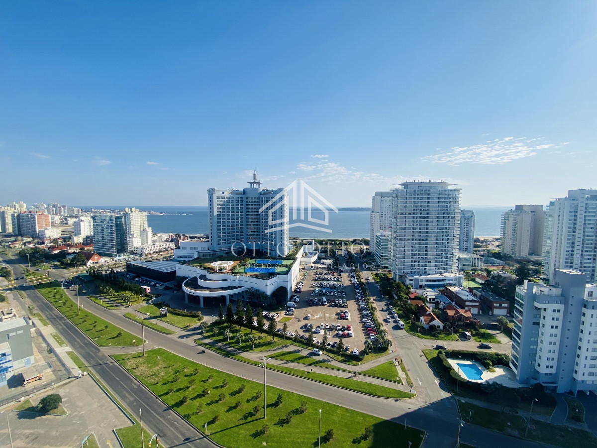 Apartamento ID.19011 - Hermoso apartamento de 3 dormitorios mas dependencia de servicio en venta