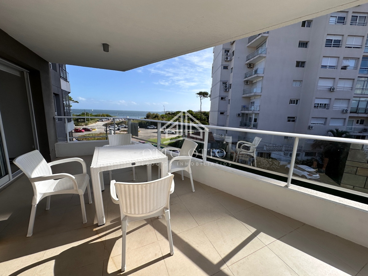 Apartamento ID.1595 - Apartamento en venta en primera linea Playa Mansa - parrillero