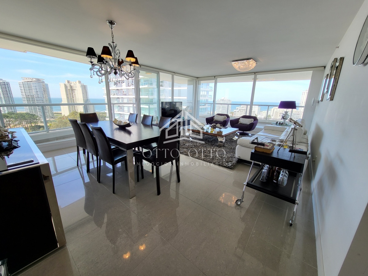 Apartamento ID.27079 - Torre de Categoría  en playa Brava 