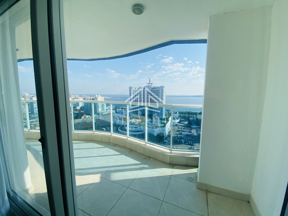 Apartamento ID.19011 - Hermoso apartamento de 3 dormitorios mas dependencia de servicio en venta