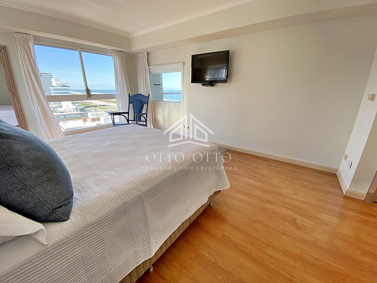 Apartamento ID.10825 - Gran Pent House en primera fila