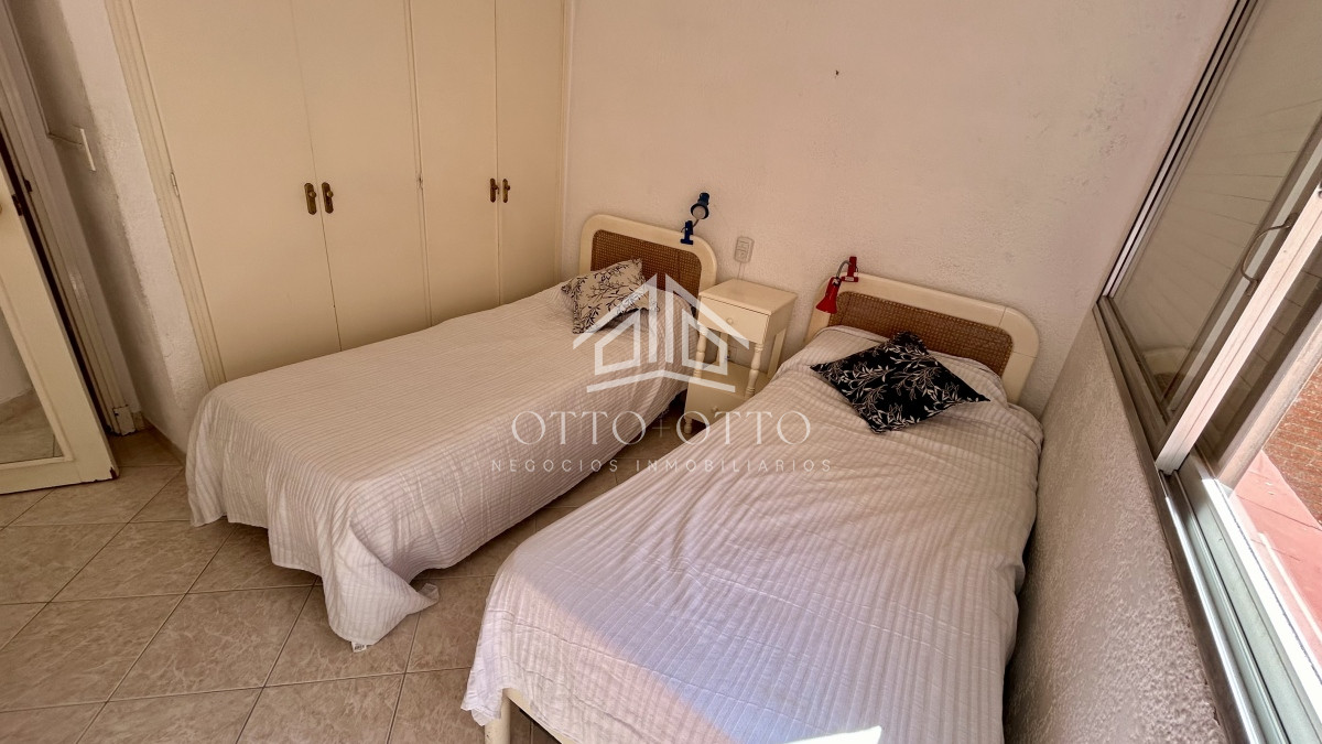 Apartamento ID.19202 - Apartamento en venta 2 dormitorios frente al mar en Punta del Este Playa Brava