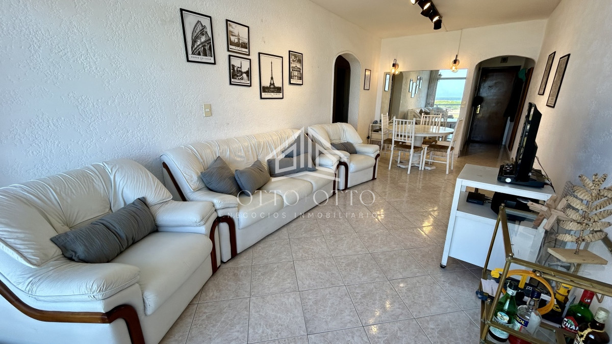 Apartamento ID.19202 - Apartamento en venta 2 dormitorios frente al mar en Punta del Este Playa Brava