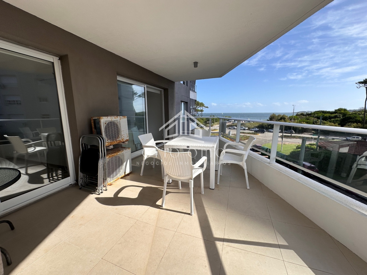 Apartamento ID.1595 - Apartamento en venta en primera linea Playa Mansa - parrillero