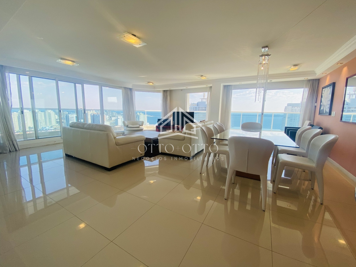 Apartamento ID.19011 - Hermoso apartamento de 3 dormitorios mas dependencia de servicio en venta