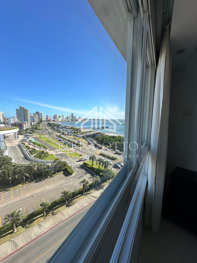 Apartamento ID.28459 - Lujoso apartamento en venta en Millenium Tower de Punta del Este frente al mar.